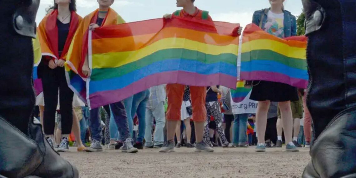 Rusya’da LGBT aktivizmi kara listeye alındı