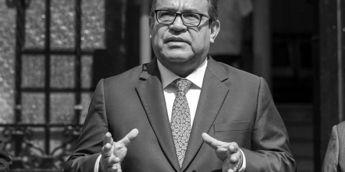 Yolsuzlukla suçlanan Peru Başbakanı Otarola istifa etti