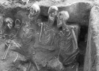 Avrupa’da şimdiye kadar bulunan en büyük toplu mezar Almanya’da keşfedildi