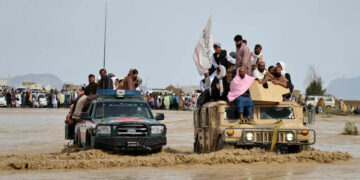 Afganistan ve Pakistan’da meydana gelen sel ve yıldırımlar onlarca can aldı