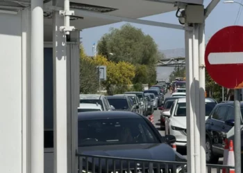 Aydemet barikatında yine araç kuyrukları