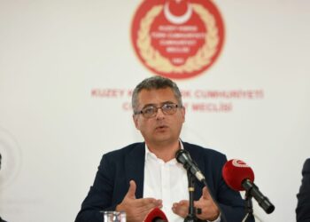“36 tane üniversite ön açma izni verirsen, denetleyemezsin”