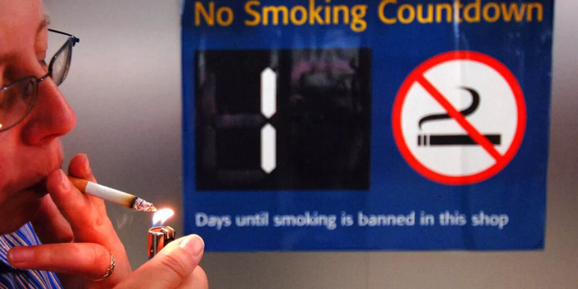 İngiltere: Genç nesillere sigara satışını yasaklayan yasa kabul edildi