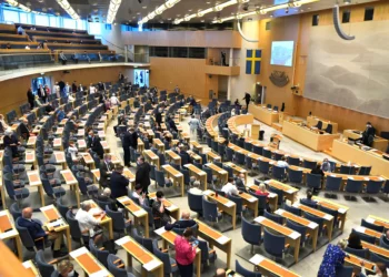 İsveç Parlamentosu, yasal cinsiyetin resmi kayıtlarda değiştirilmesini kolaylaştıracak bir yasayı onayladı