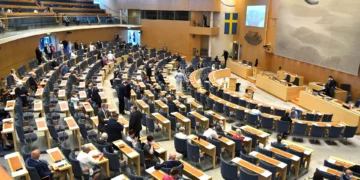 İsveç Parlamentosu, yasal cinsiyetin resmi kayıtlarda değiştirilmesini kolaylaştıracak bir yasayı onayladı