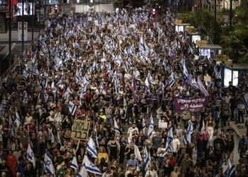 İsrailliler hükümeti protesto etti