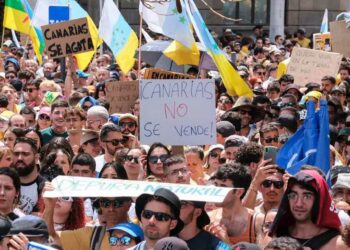Kanarya Adaları’nda yerel halktan kitlesel turizme karşı açlık grevi