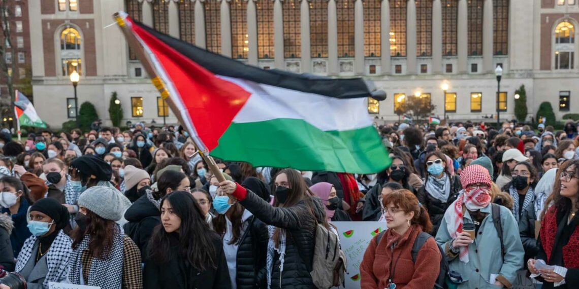 Columbia Üniversitesi’nde Gazze destekçisi öğrenciler Hamilton binasını işgal etti