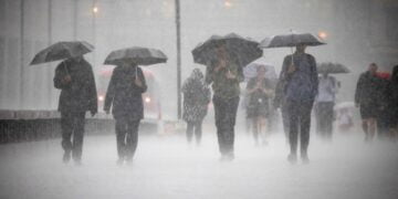 İklim krizi, Birleşik Krallık ve İrlanda’da ‘dinmeyen yağmurlar’a neden oluyor