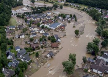 Almanya’da şiddetli yağışlar: Bavyera ve Baden-Württemberg sular altında