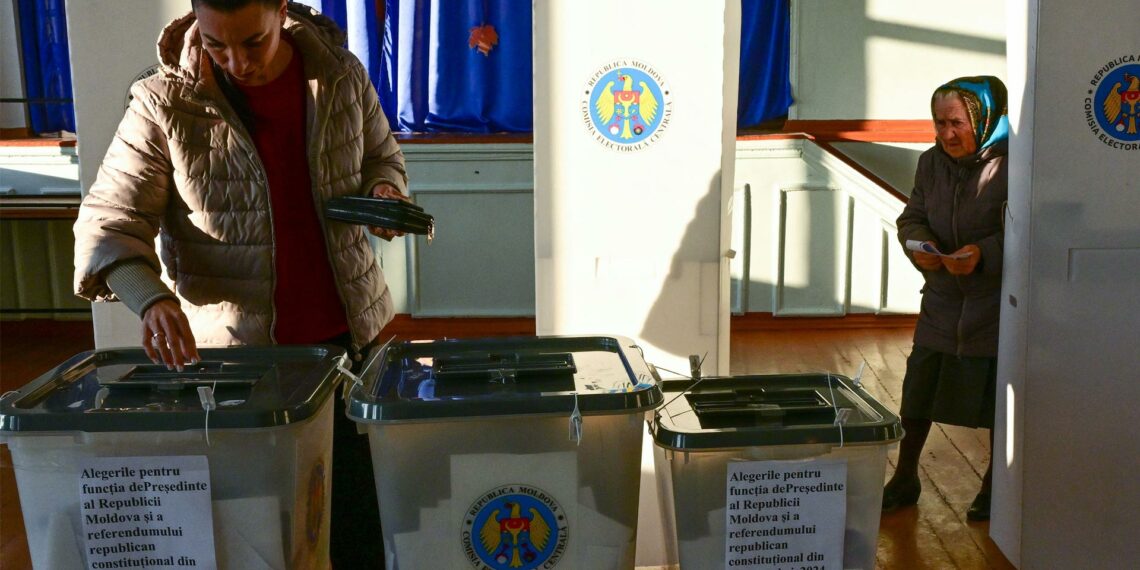 Moldova’da AB referandumu: Kıl payı “evet” çıktı
