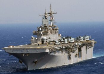 ABD savaş gemisi USS Wasp, Limasol Limanı’na demirledi