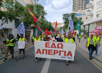 Kıbrıs’ın güneyinde inşaat işçileri grevde