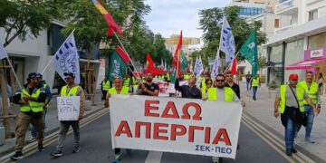 Kıbrıs’ın güneyinde inşaat işçileri grevde