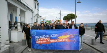 Larnaka’da protesto: ‘Ne ABD ne de NATO’