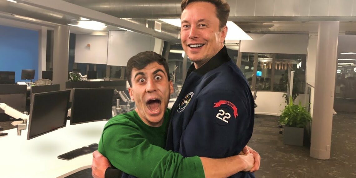 Fidias ‘Elon Musk’ın kuklası’ olduğunu reddederek Musk’ı savundu