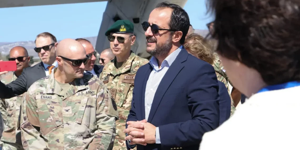 ABD Hava Kuvvetleri ekibi Baf askeri üssü için geliyor