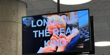 ABD’de Bakanlığın TV’leri Hacklendi: Trump, Musk’ın Ayaklarını Öptü