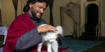 Eşcinsel İmam Muhsin Hendricks Vurularak Öldürüldü