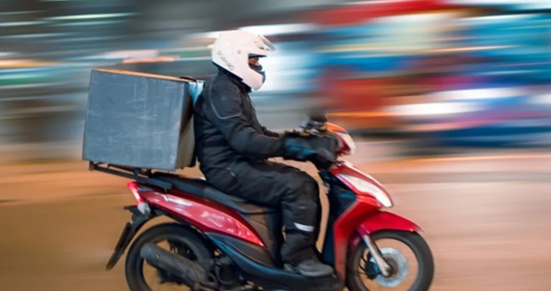 Kıbrıs’ın Güneyinde Kuryelere Yönelik Saldırılar Sürüyor