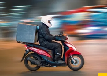 Kıbrıs’ın Güneyinde Kuryelere Yönelik Saldırılar Sürüyor