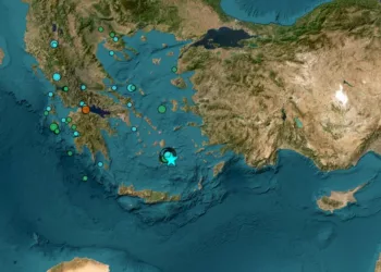 Santorini: Günde 1000’den Fazla Deprem