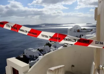 Santorini Depremleri: Uzmanlardan Volkanik Kriz Uyarısı