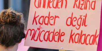Kadınlar 8 Mart’ta Sokaktaydı: “Yurt Hakkımız Gasp Edilmektedir”