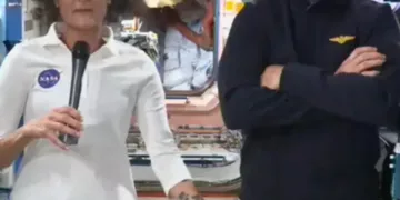 Uzayda Mahsur Kalan Astronotların Dönüşü Başladı