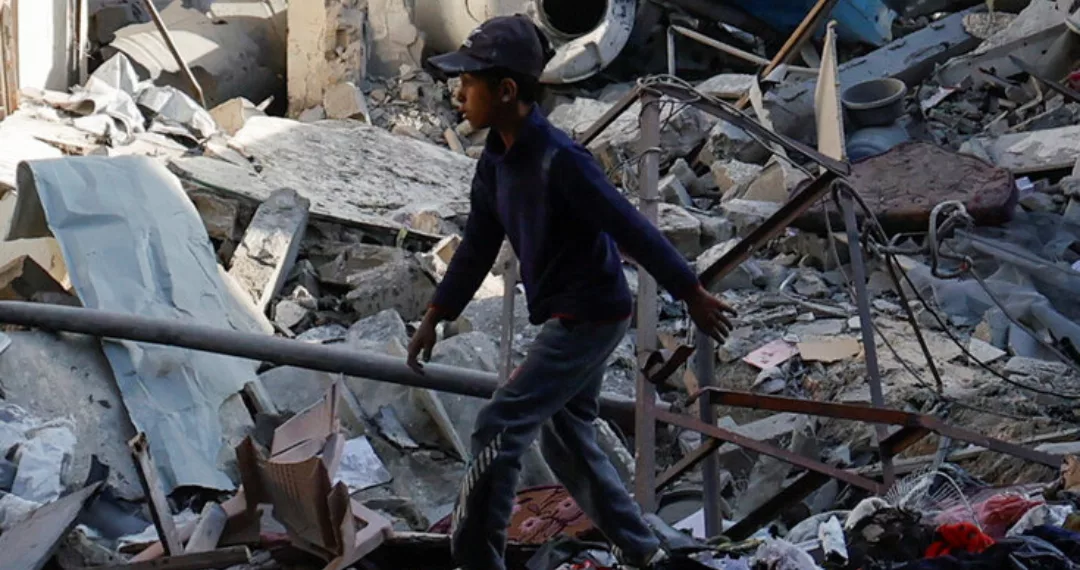 İsrail Gazze’yi Yeniden Bombalamaya Başladı