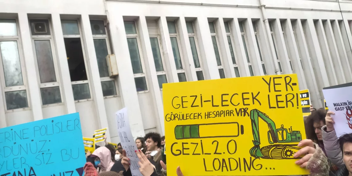 Kare Kare Türkiye’de Protestolar – Foto Haber