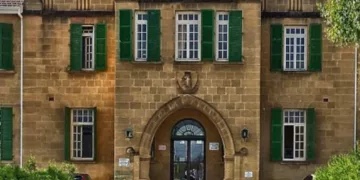 Elcil: “İngiliz Okulu, Kıbrıslıların Uyum İçinde Çalışmasının Nadir Bir Örneğidir, Korunmalıdır”