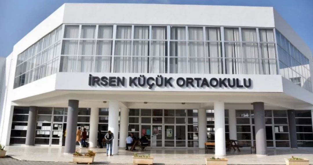 Öğretmenler Derslere Girmedi: Boyun Eğmeyeceğiz