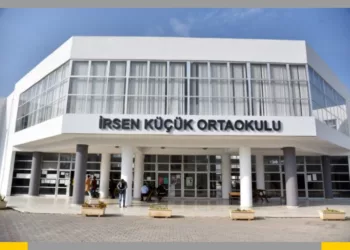 Öğretmenler Derslere Girmedi: Boyun Eğmeyeceğiz