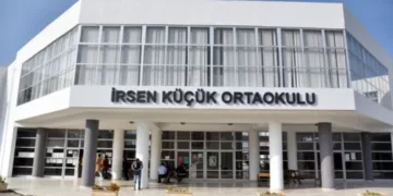 Öğretmenler Derslere Girmedi: Boyun Eğmeyeceğiz