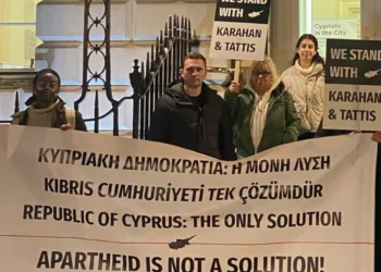 Londra’da Oz Karahan ve Yorgos Tattis ile Dayanışma Eylemi