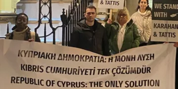 Londra’da Oz Karahan ve Yorgos Tattis ile Dayanışma Eylemi
