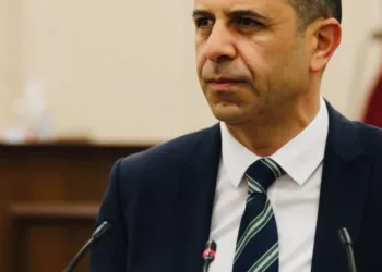 Özersay: Okullarda Ne Yapılmaya Çalışılmaktadır?