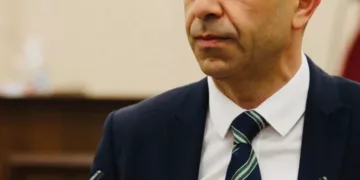 Özersay: Okullarda Ne Yapılmaya Çalışılmaktadır?