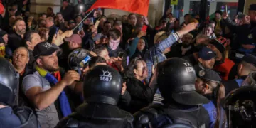 Romanya’da Rusya Yanlısı Aday Yeniden Reddedildi, Aşırı Sağcılar Polisle Çatıştı