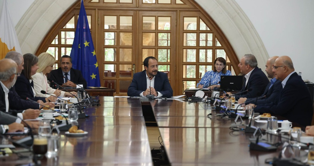 Parti Liderleri Hristodulidis’e Cenevre’de Eşlik Edecek