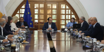 Parti Liderleri Hristodulidis’e Cenevre’de Eşlik Edecek