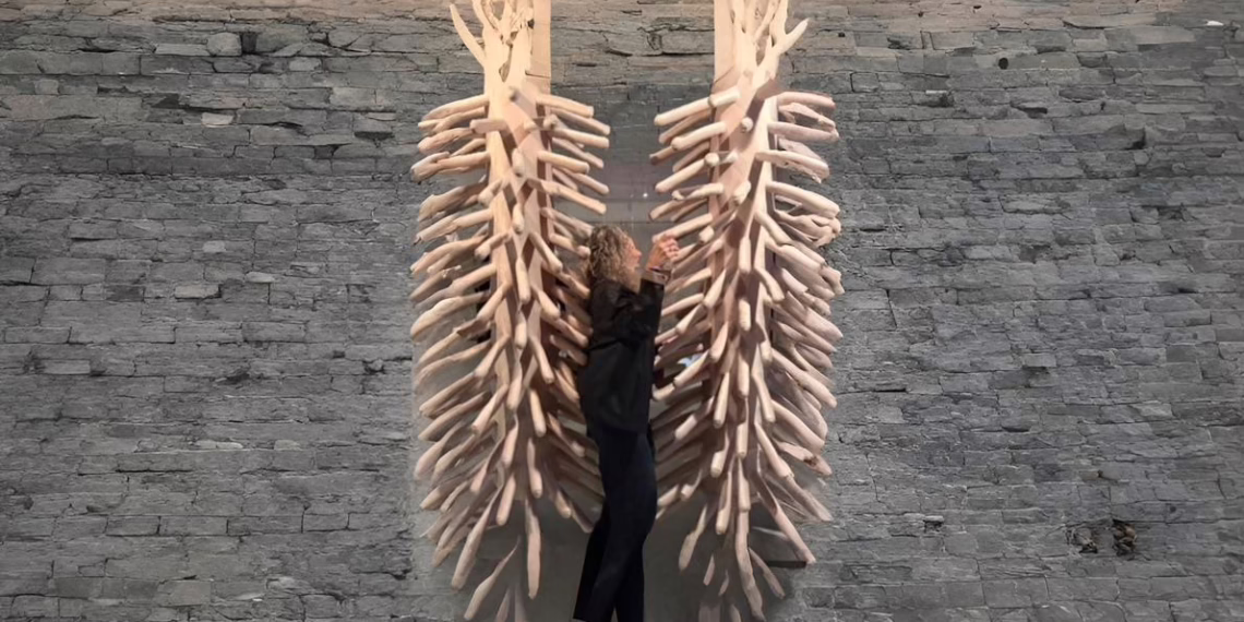 Arzunun Yüzeyleri: Temasın, Yokluğun ve Çatlağın Estetiğine Dair