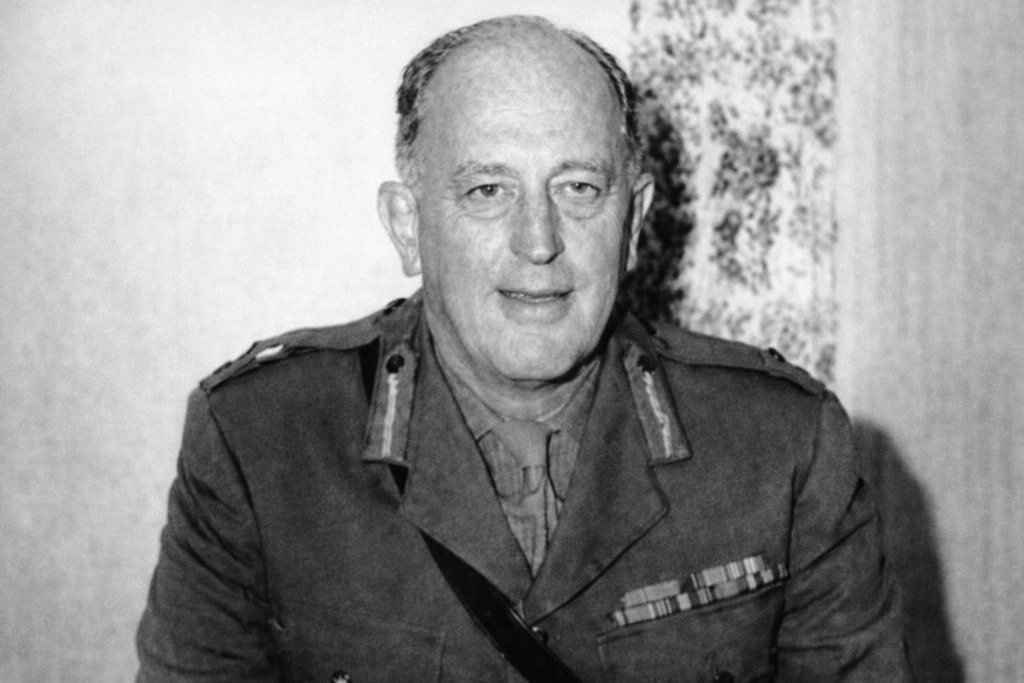 Yeşil Hat’ı yeşil kurşun kalemle çizen kişi olan Tümgeneral Peter Young