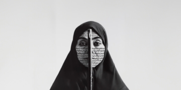 Dünya Yerinden Oynar